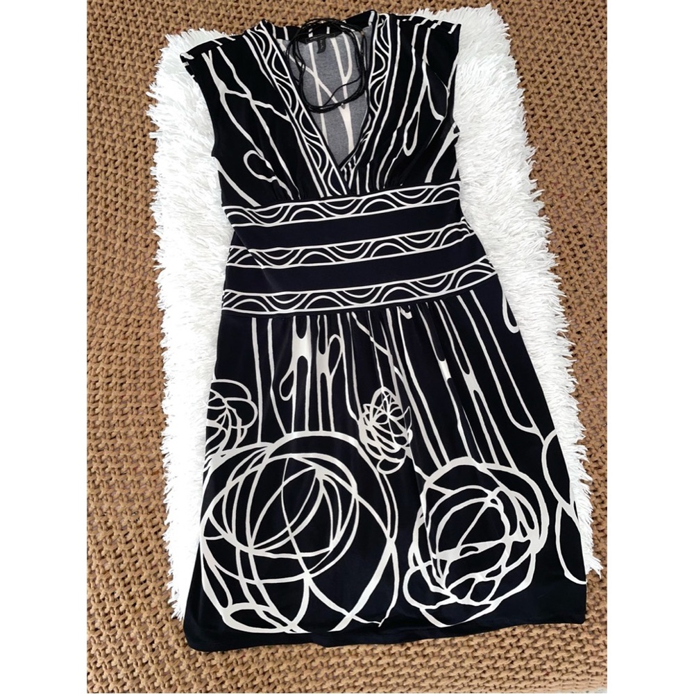 BCBGMAXAZRIA Black& White Dress, Size Small.